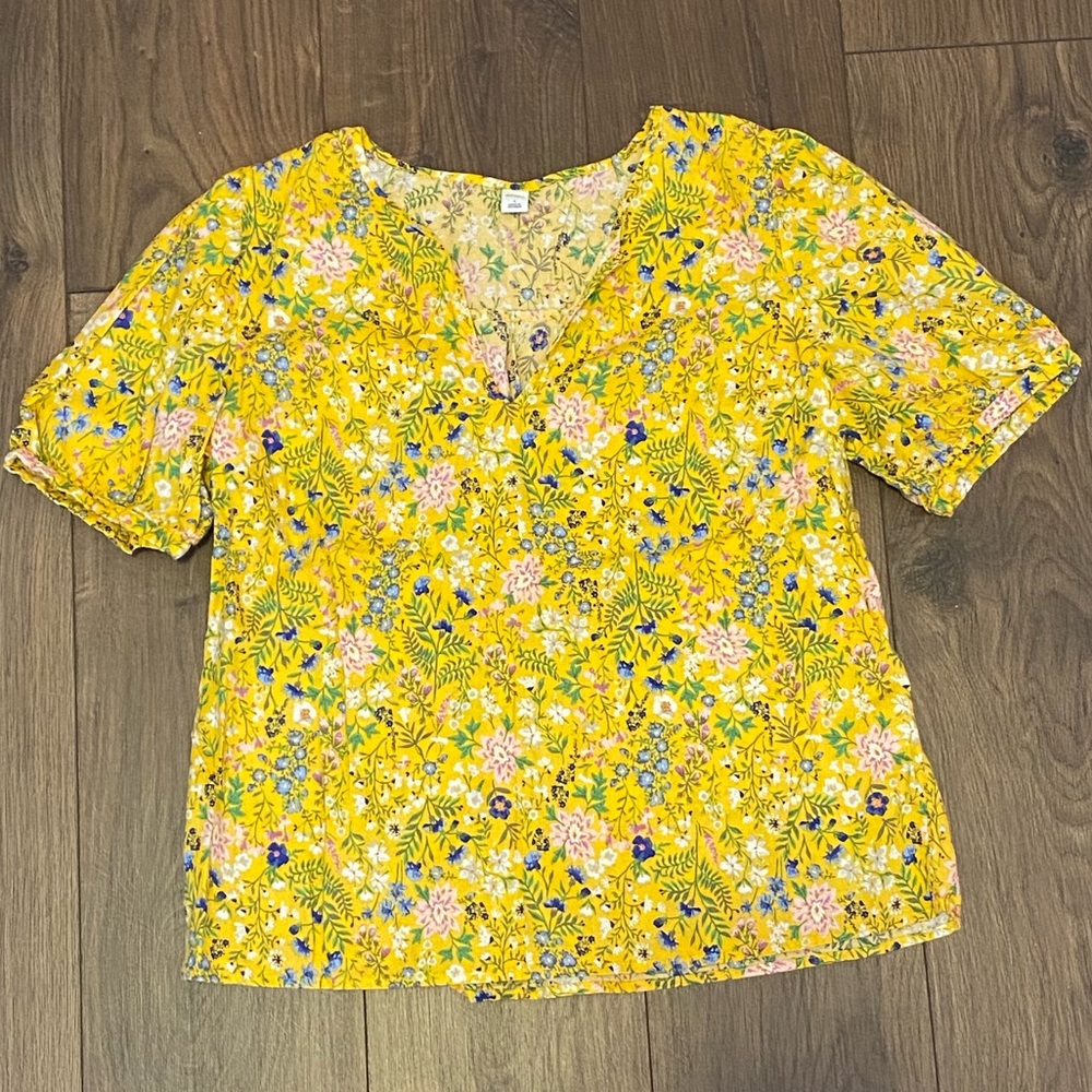 Old Navy yellow floral top